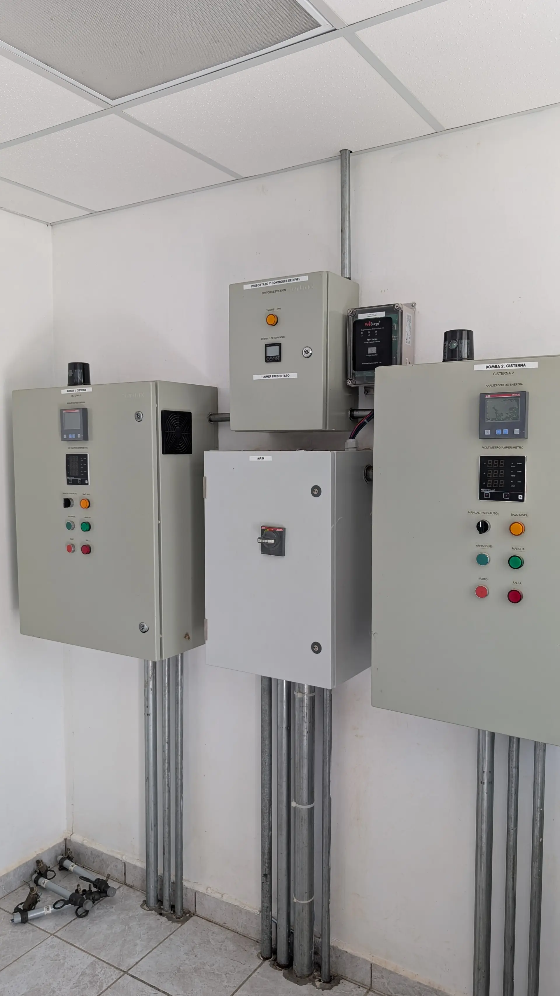Tableros de control eléctrico instalados por Hunayco